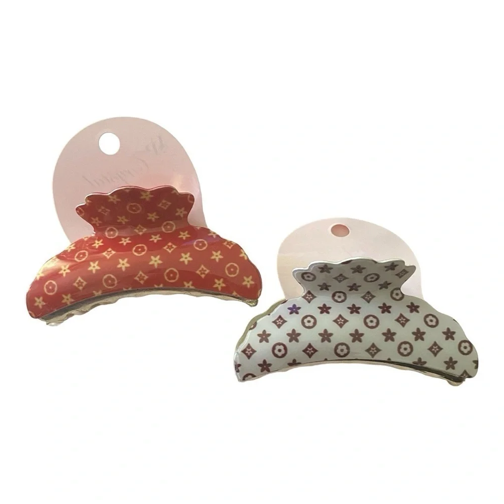 NWT-HAIRCLIPS-SET OF TWO